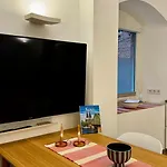 Mitten In Der Koelner - Design Trifft Altbau