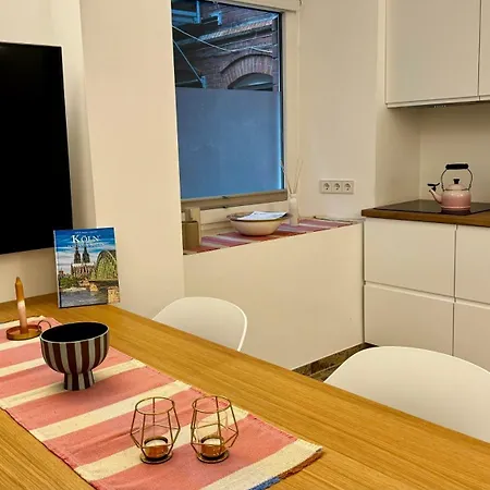 Appartement Mitten In Der Koelner - Design Trifft Altbau *