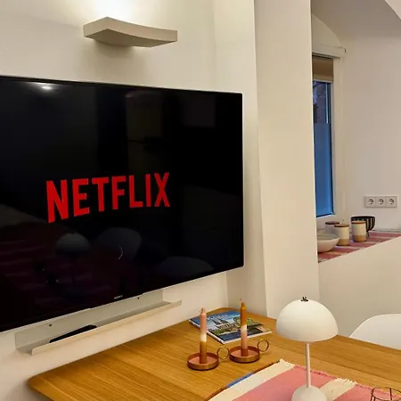 Mitten In Der Koelner - Design Trifft Altbau