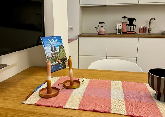 Mitten In Der Koelner - Design Trifft Altbau Apartment *