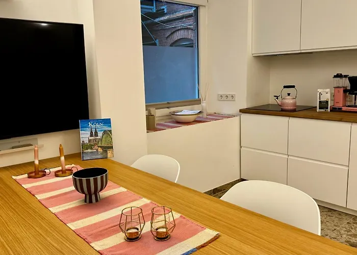 Lägenhet Mitten In Der Koelner - Design Trifft Altbau *
