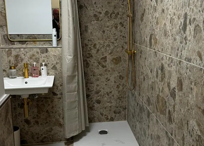 Mitten In Der Koelner - Design Trifft Altbau