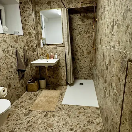 Mitten In Der Koelner - Design Trifft Altbau Keulen