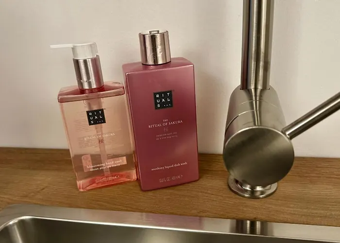 Mitten In Der Koelner - Design Trifft Altbau *