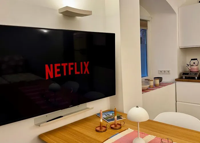 Mitten In Der Koelner - Design Trifft Altbau